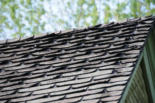 Vista Roofing 缺少、开裂或卷曲的瓦片，the roofer you can always trust in Oshawa, Pickering and Ajax